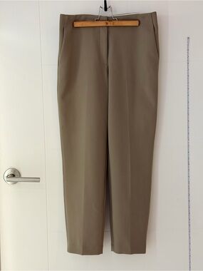 NWOT Discontinued Luxury Everyday Babaton Aritzia Classic Unisex Pants Straight